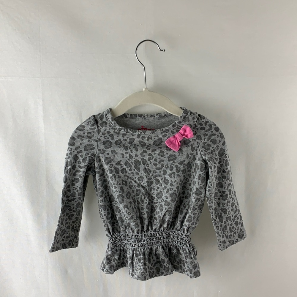 Circo Gray Leopard Print Long Sleeve Top